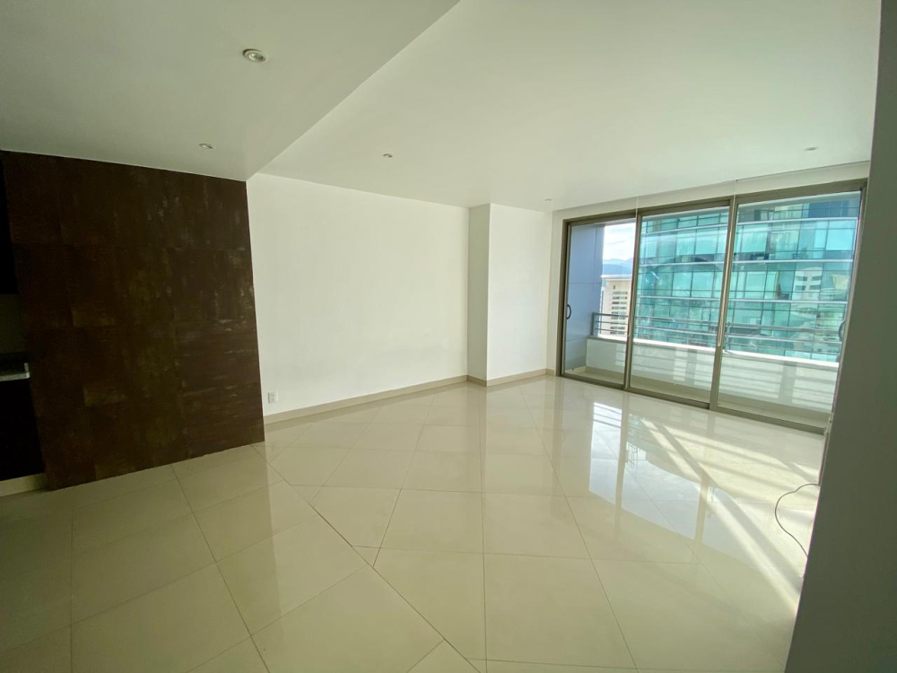 RENTA DEPARTAMENTO CON BALCON EN PARQUE INTERLOMAS