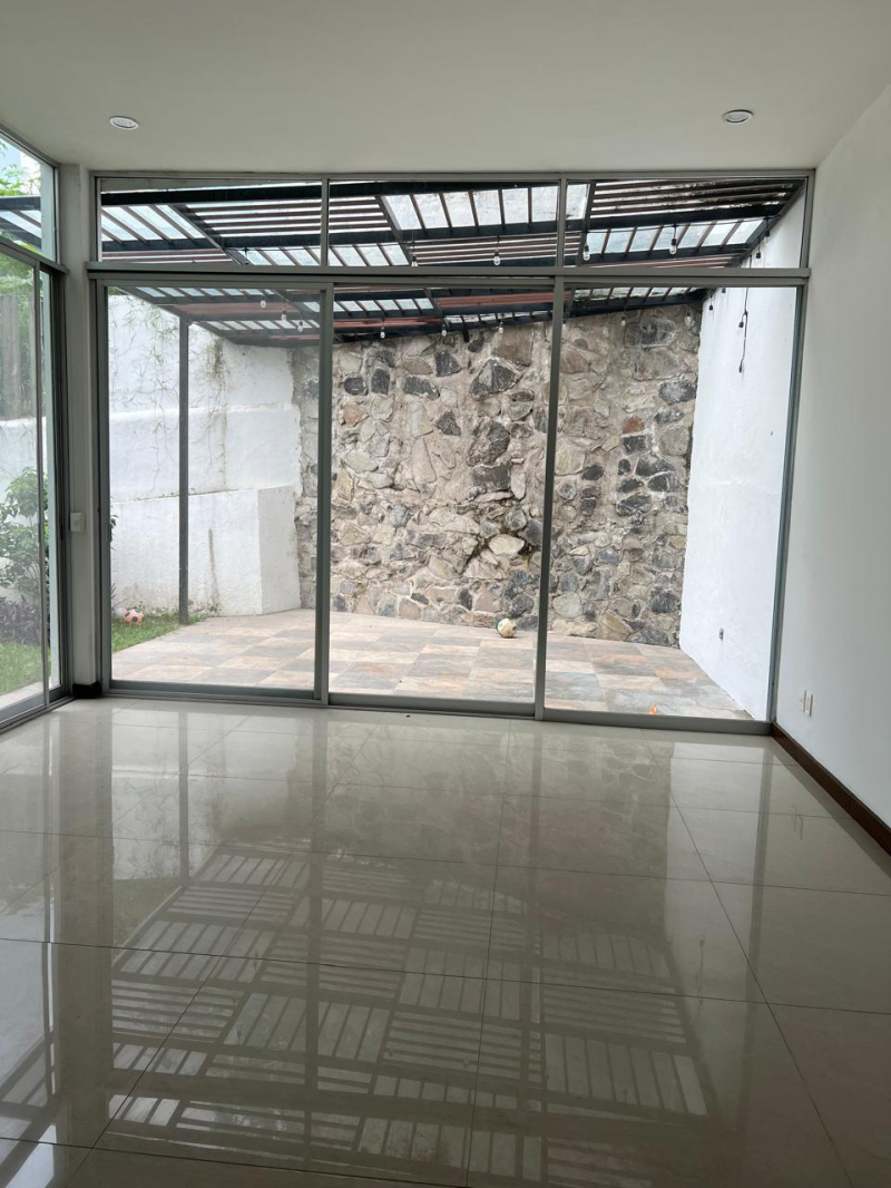 Casa En Renta En Condominio Los Castaños En Zapopan