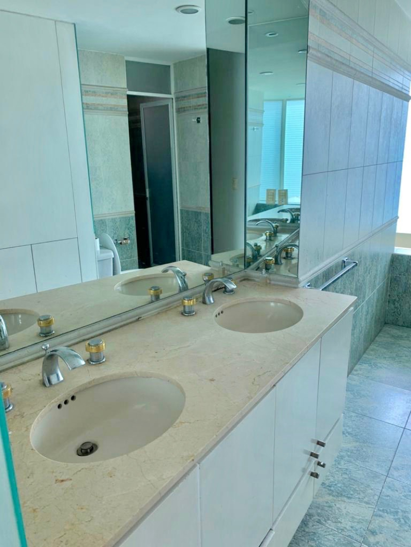 VENDO Departamento En Av. Club De Golf Montecarlo Interlomas