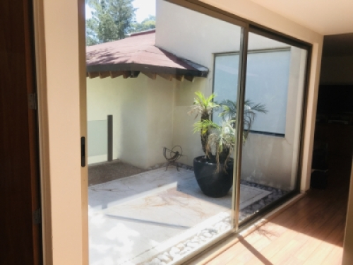 VENTA CASA LOMAS DE VISTAHERMOSA  EN PRIVADA 
