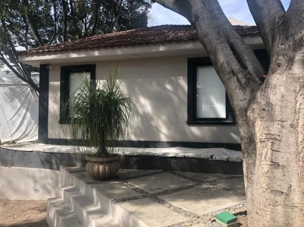 VENDO CASA REMODELADA EN LOMAS HIPODROMO