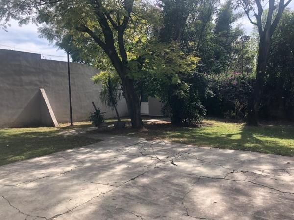 VENDO CASA REMODELADA EN LOMAS HIPODROMO