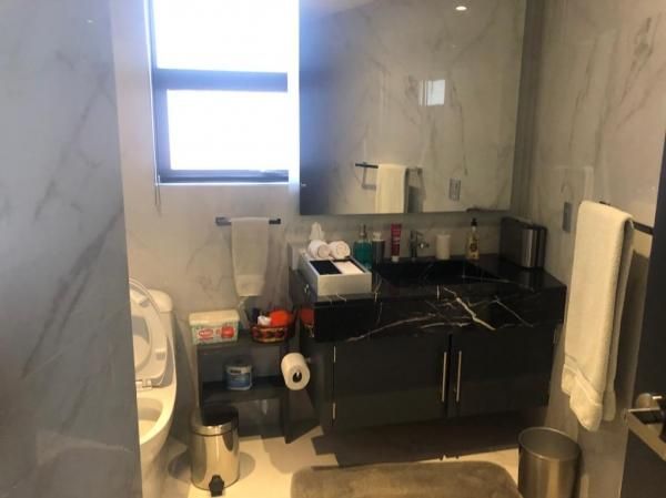 VENDO CASA REMODELADA EN LOMAS HIPODROMO